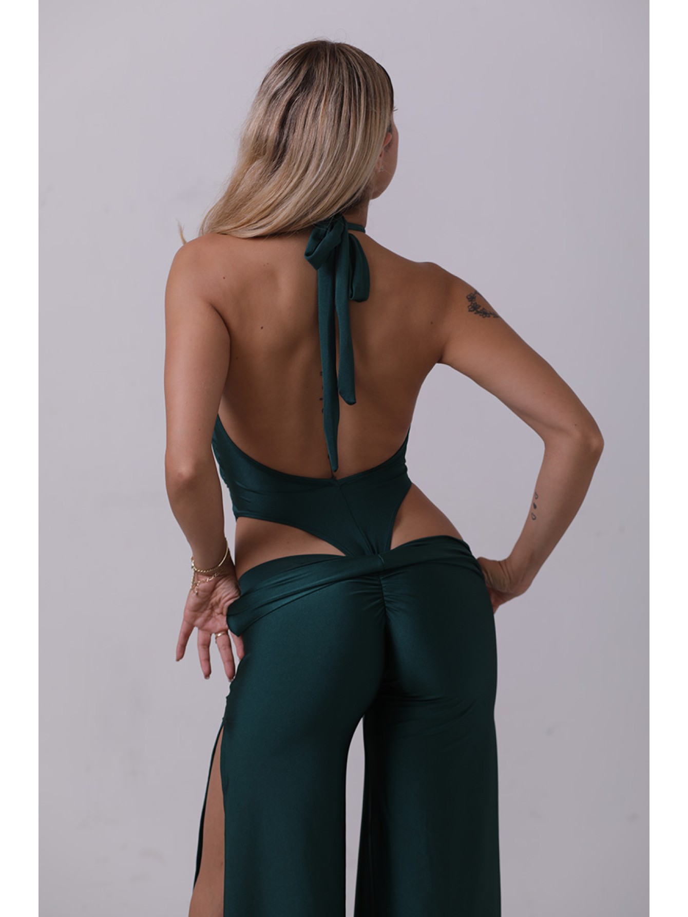 crossnecl bodysuit 