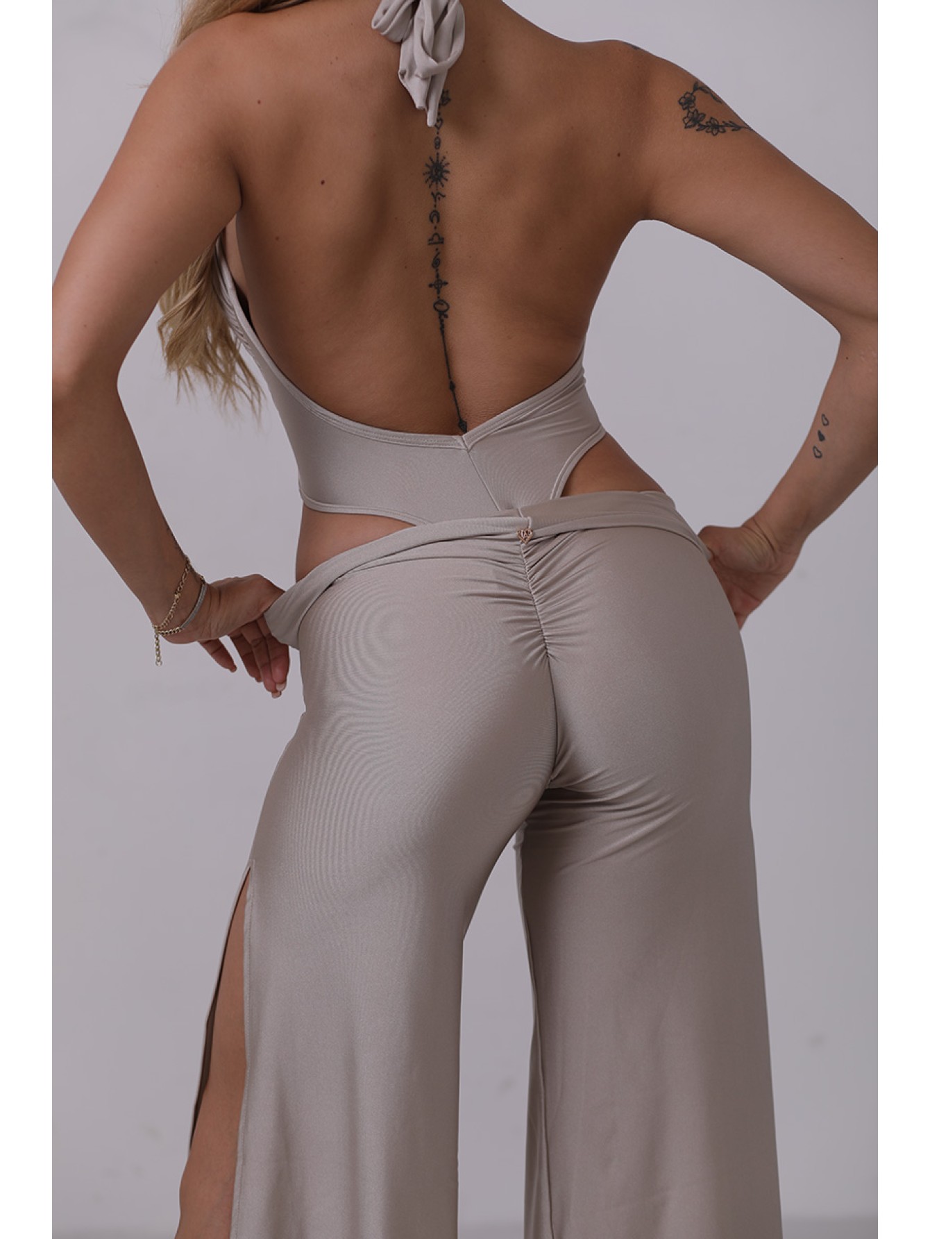 crossnecl bodysuit 