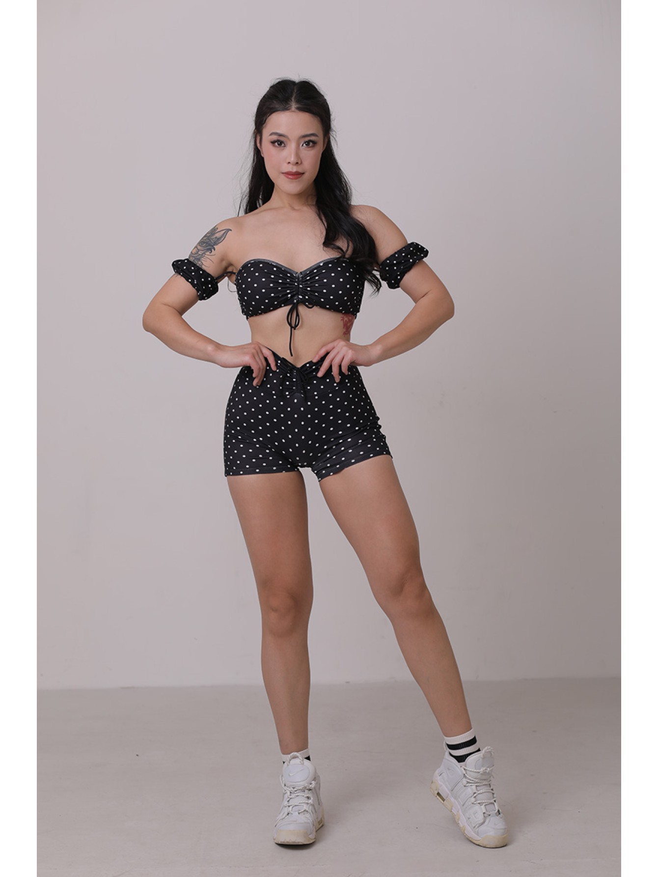 Lafitwear printed Lycra fitness set, off - the - shoulder sports bra with padded cups, 3 - inch fitness shorts for peachy buttocks 