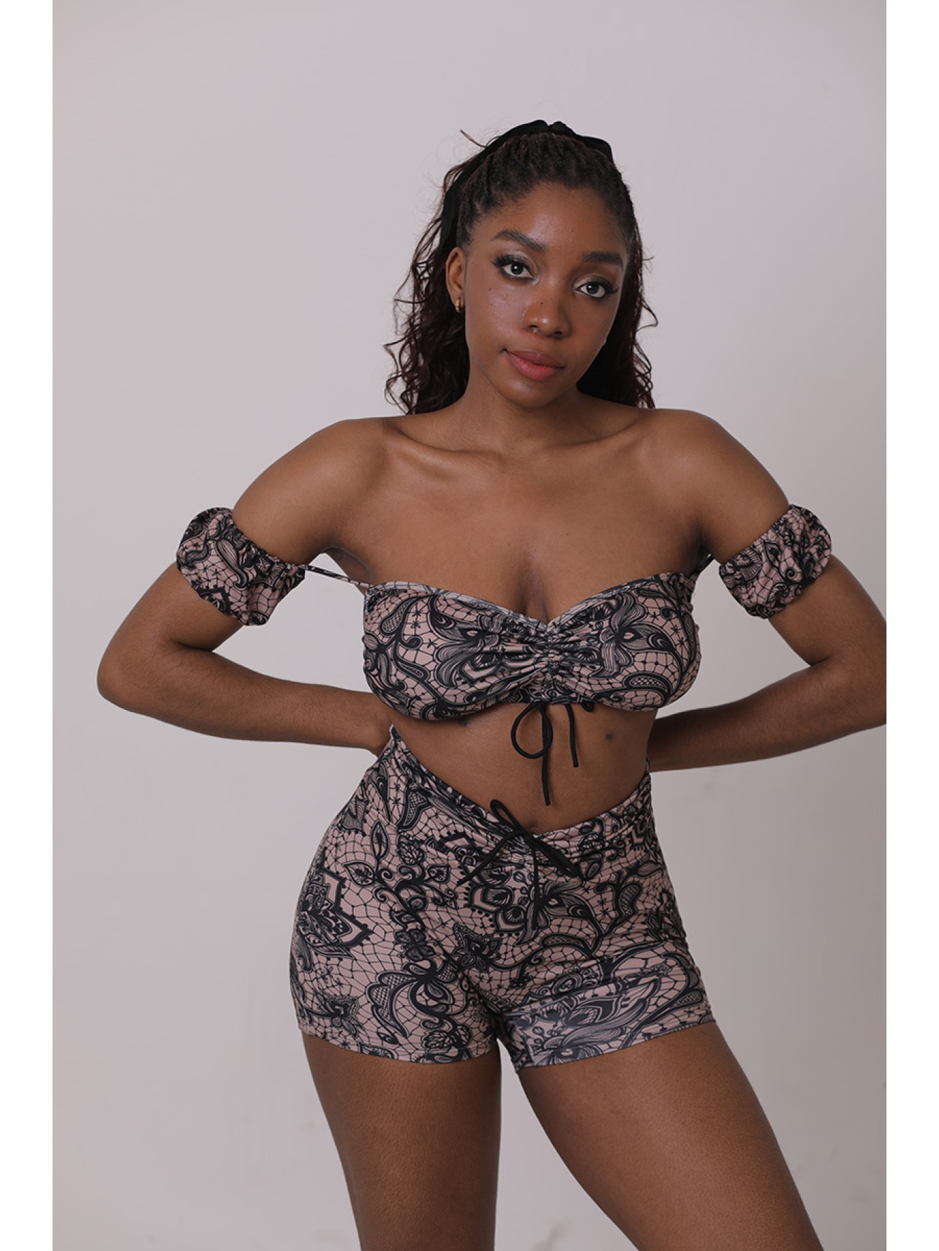 Lafitwear printed Lycra fitness set, off - the - shoulder sports bra with padded cups, 3 - inch fitness shorts for peachy buttocks 