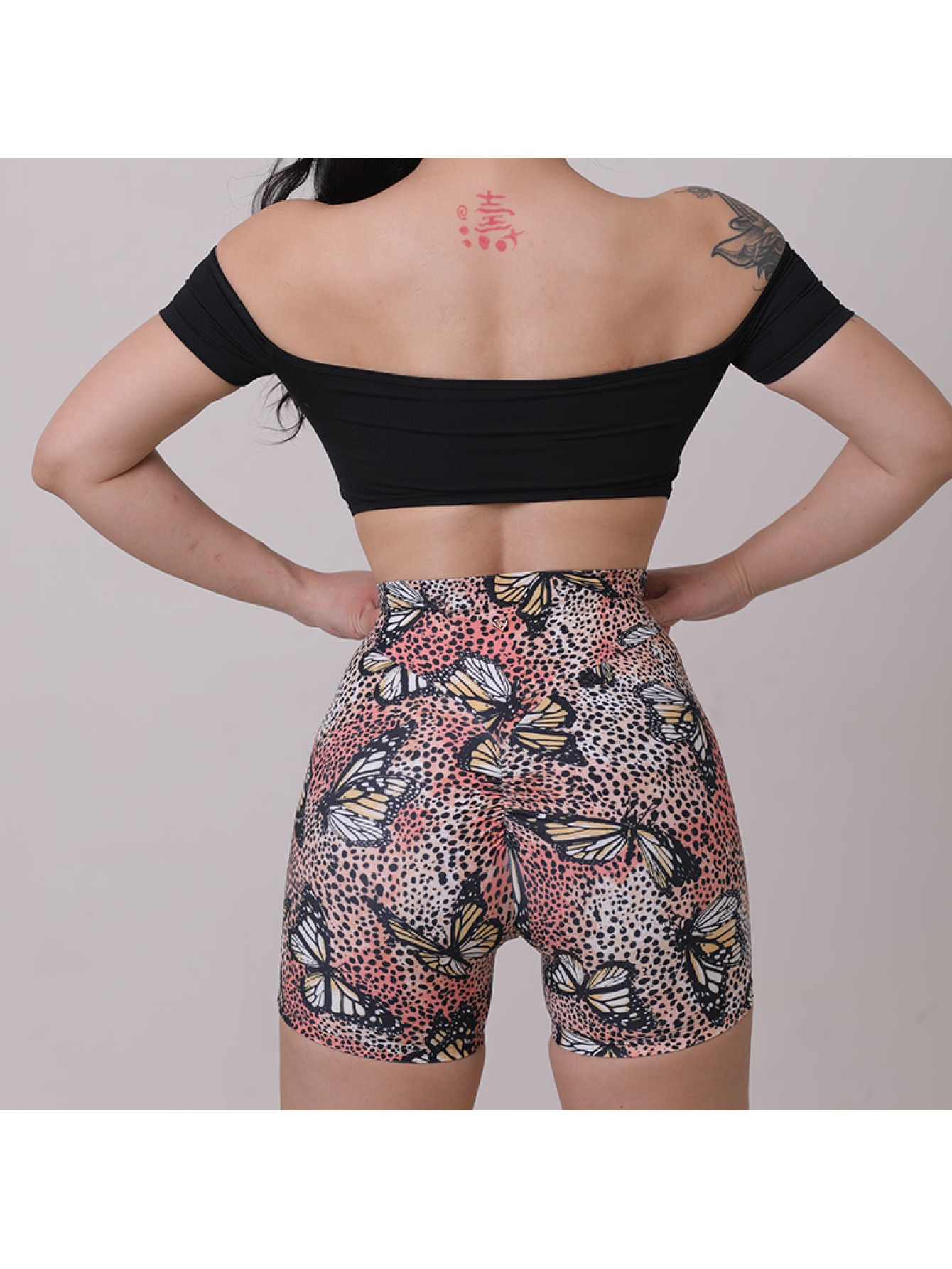Lafitwear printed Lycra fitness set, off - the - shoulder sports bra with padded cups, 3 - inch fitness shorts for peachy buttocks 