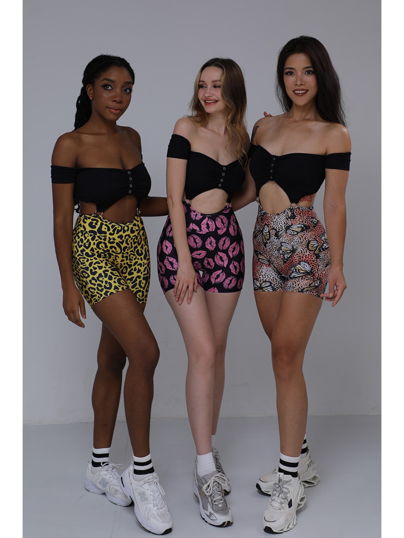 Lafitwear printed Lycra fitness set, off - the - shoulder sports bra with padded cups, 3 - inch fitness shorts for peachy buttocks 